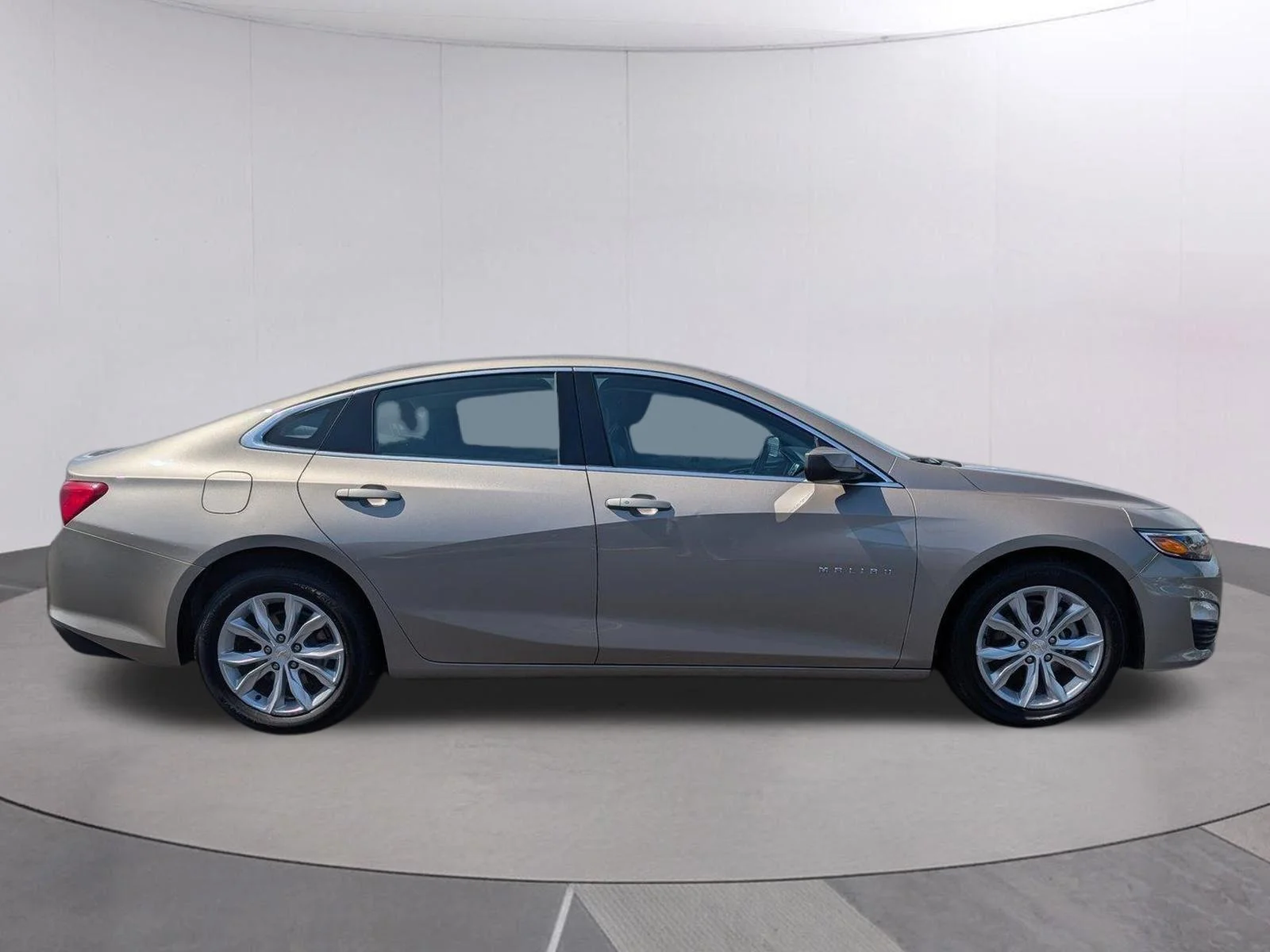 Used 2024 Mineral Gray Metallic Chevrolet 1LT image 6