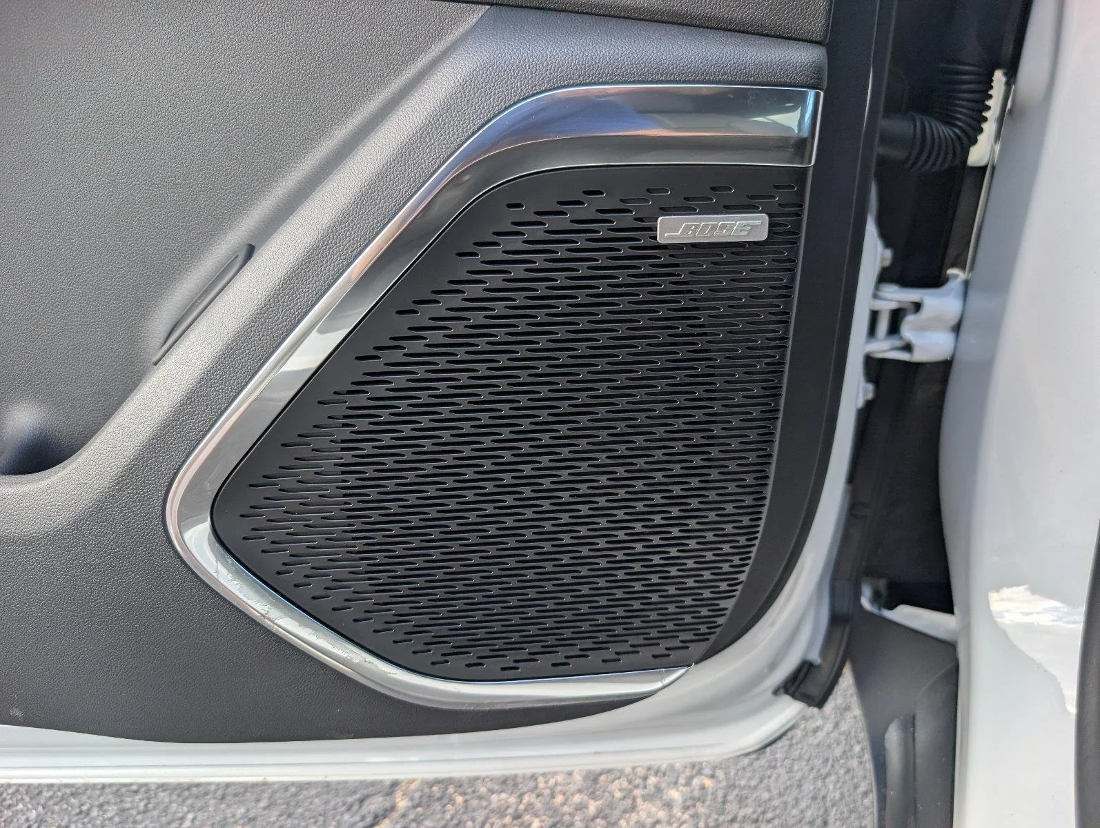 New 2027 Summit White GMC Elevation image 12