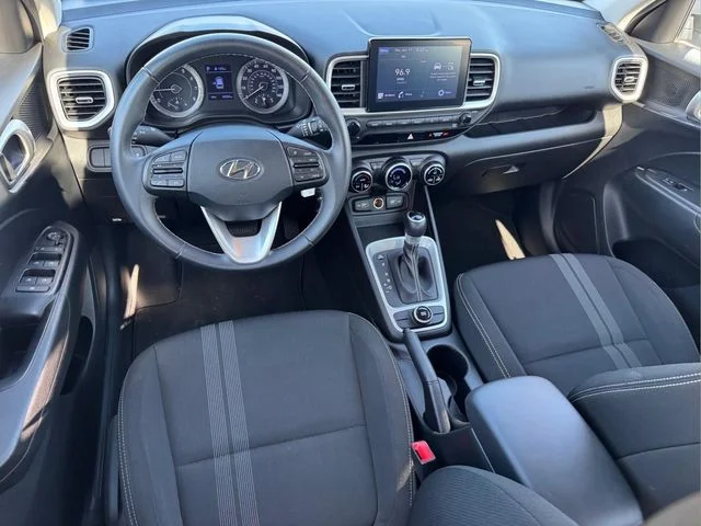 Used 2022 Silver Hyundai SEL image 15