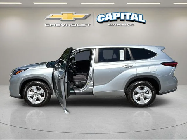 Used 2023 Silver Toyota LE image 9