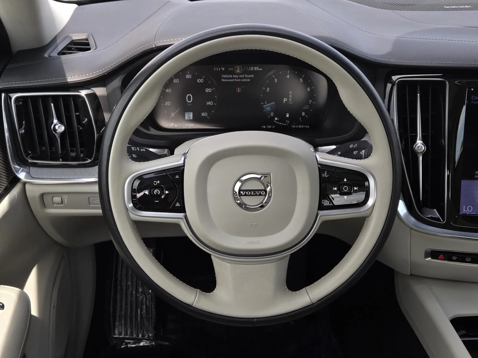 Certified Used 2022 Crystal White Metallic Volvo Inscription image 16