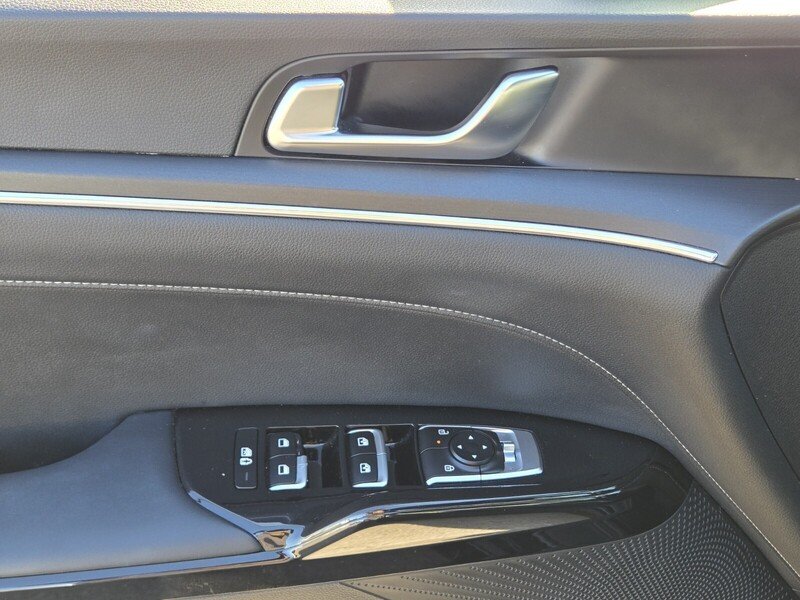 Used 2025 Aurora Black KIA GT-LINE AUTO FWD image 17