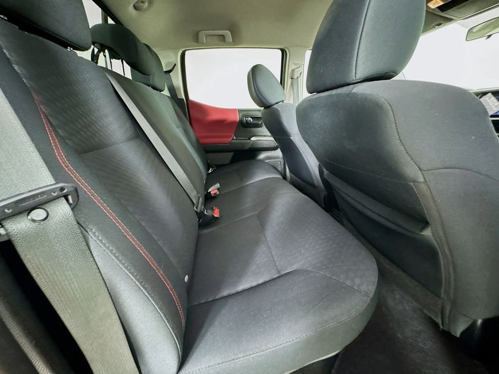 Used 2022 White Toyota SR5 image 31