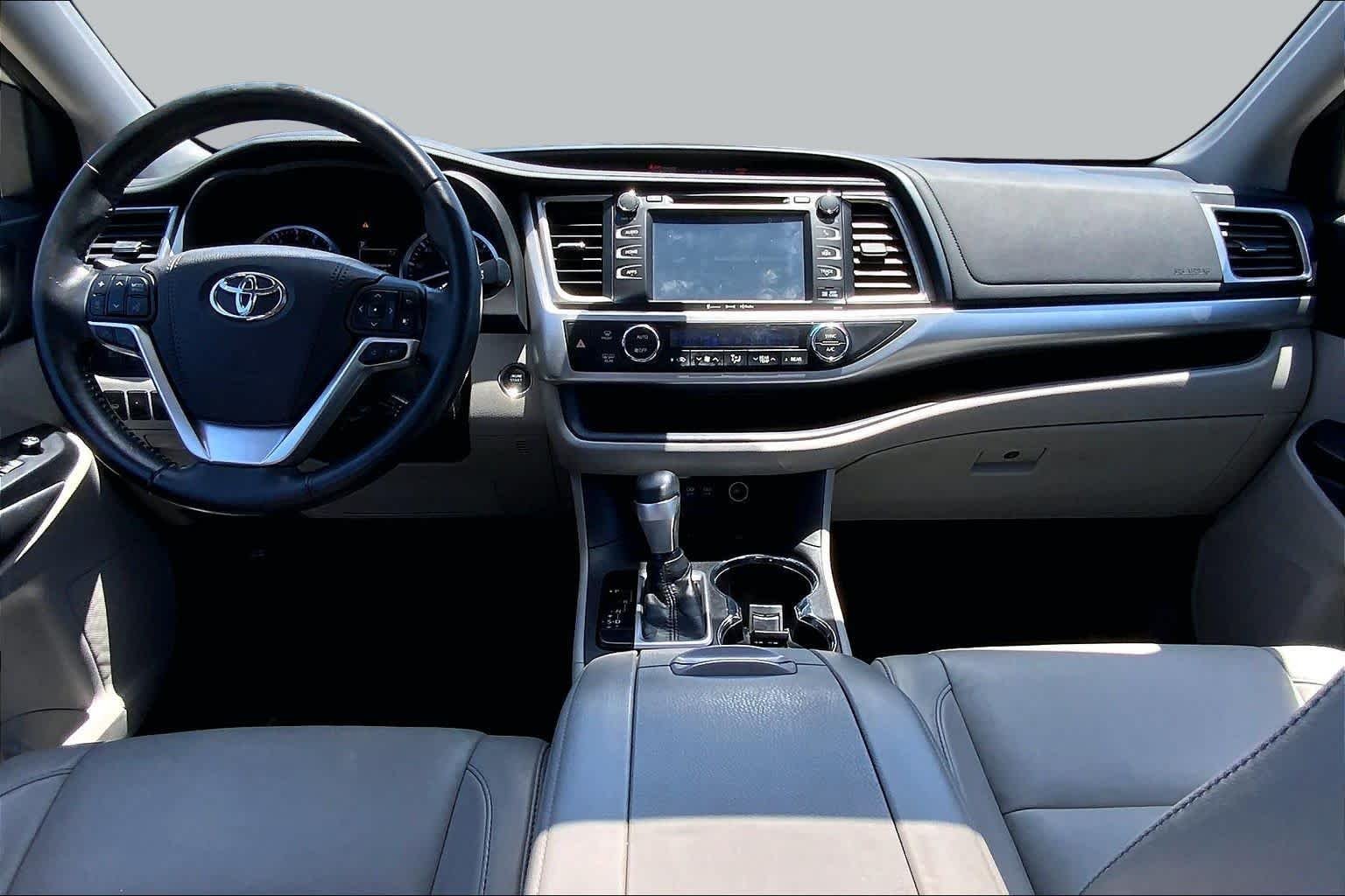 Used 2018 Celestial Silver Metallic Toyota XLE image 16