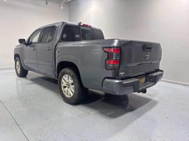 Used 2022 Gray Nissan SV image 8