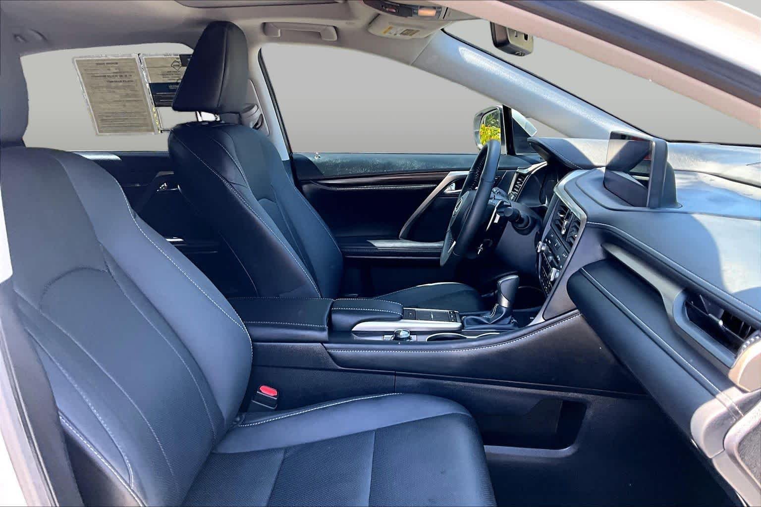 Used 2022 Eminent White Pearl Lexus  image 9