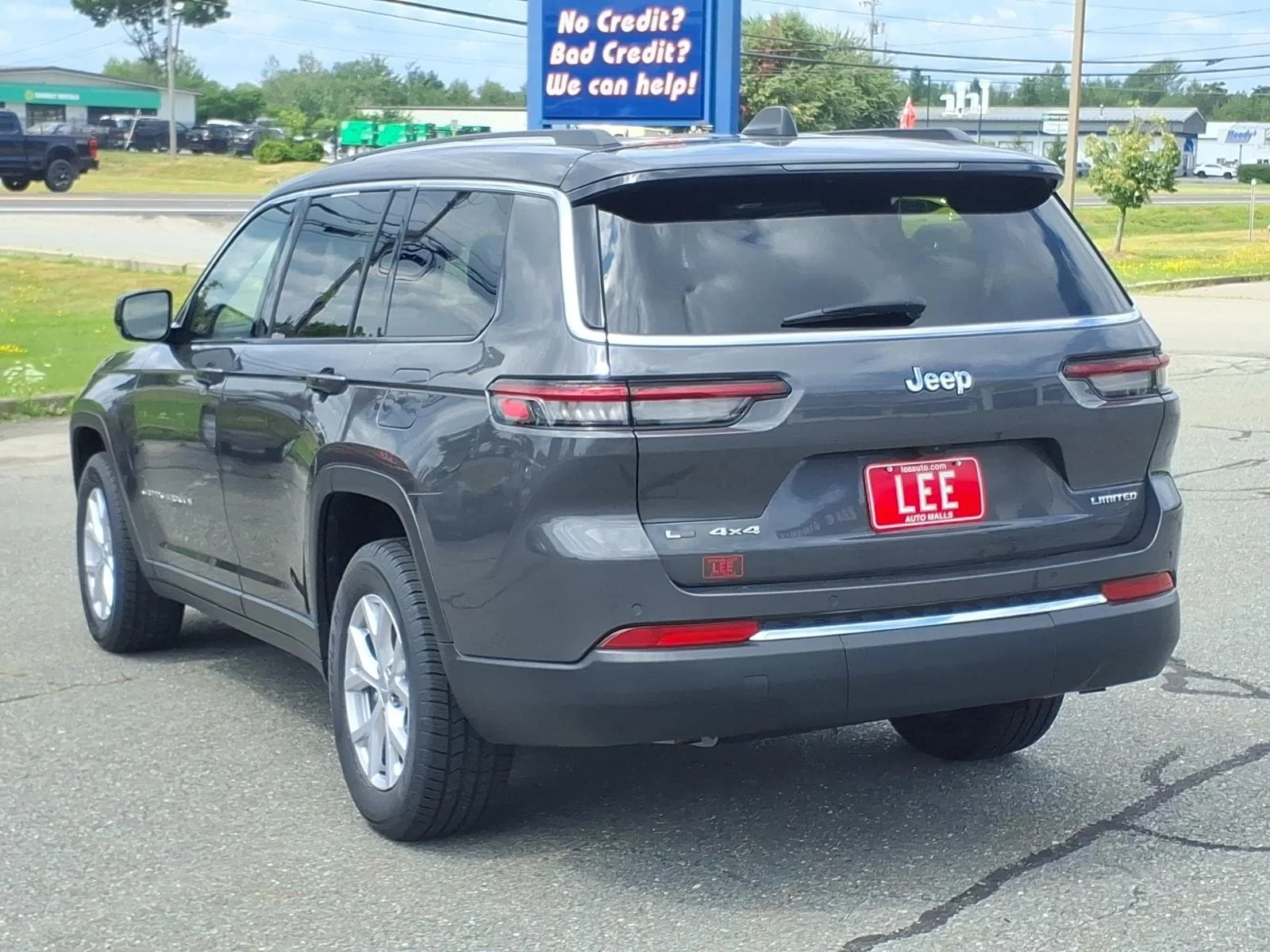 Used 2022 Gray Metallic Jeep Limited image 7