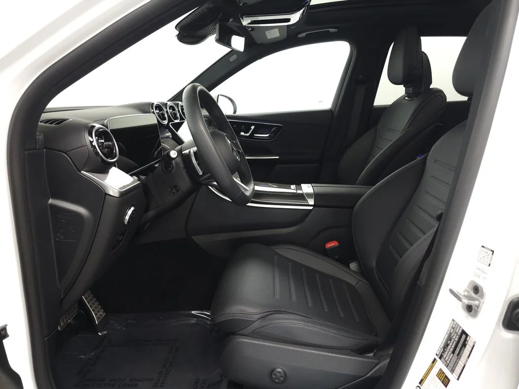 Certified Used 2026 Polar White Mercedes-Benz GLC 300 image 7