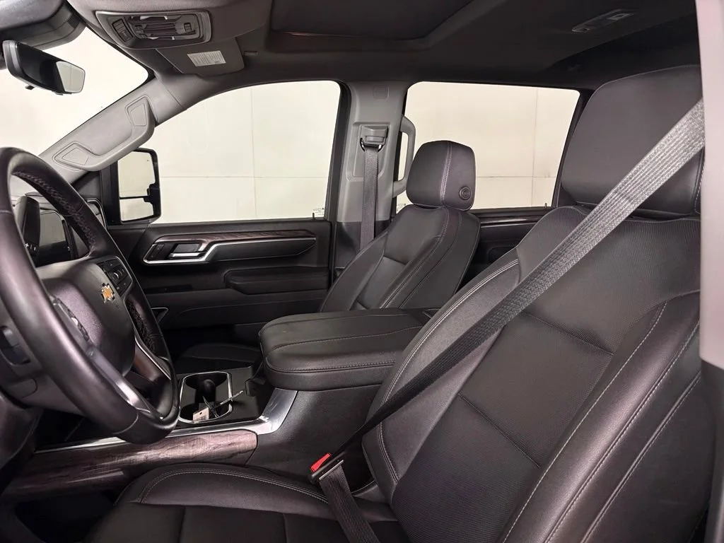 Used 2025 Black Chevrolet LTZ image 22