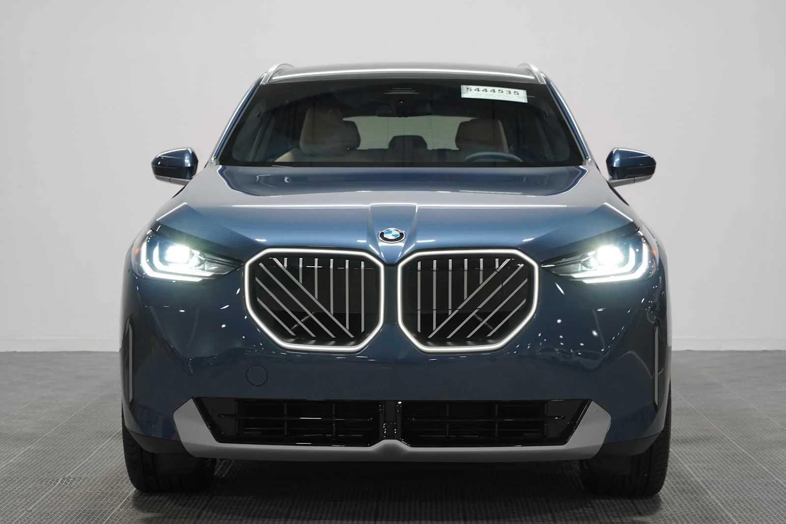 New 2026 Arctic Race Blue metallic BMW 30 xDrive image 3