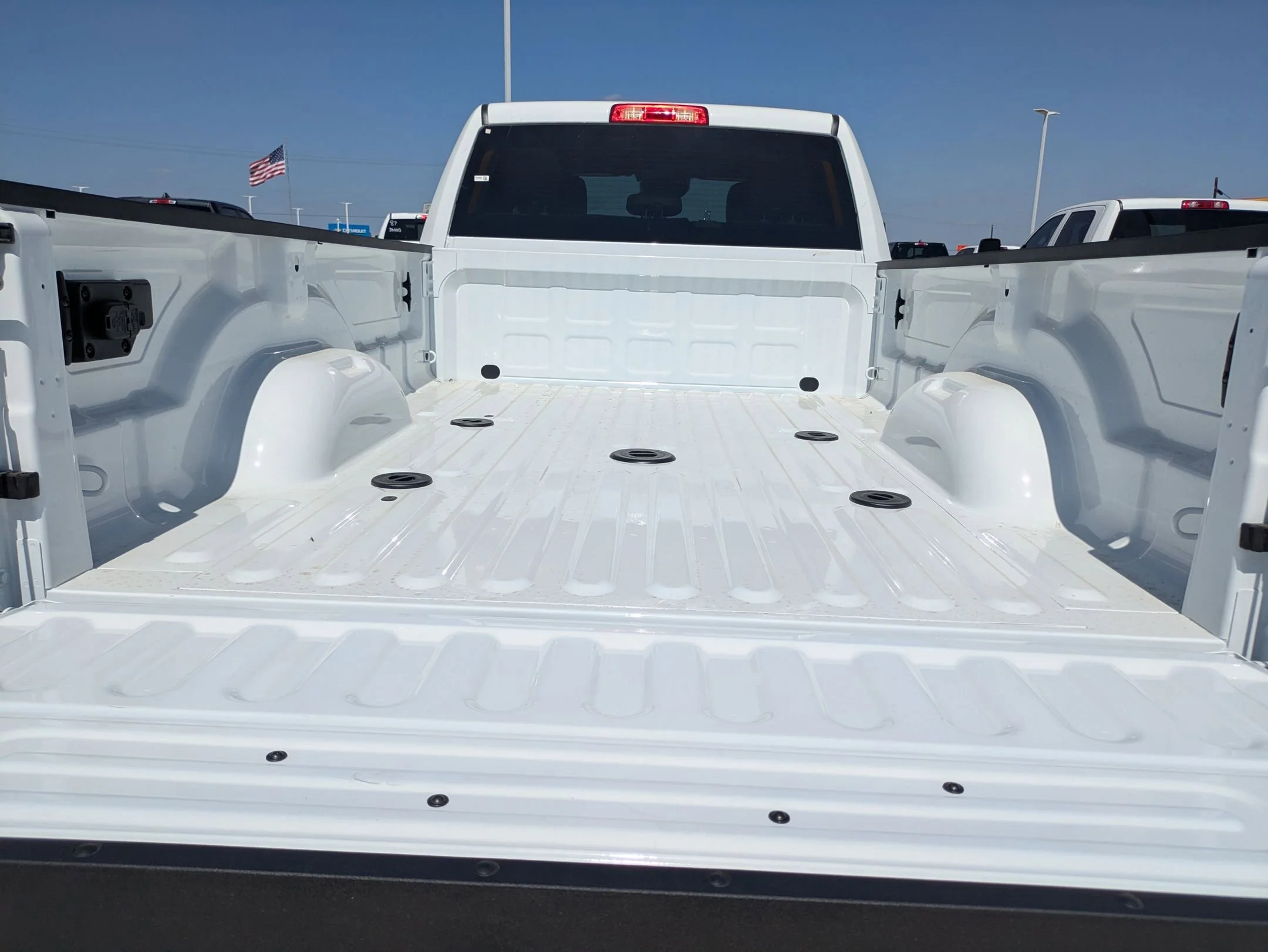 New 2026 Bright White Clearcoat RAM Tradesman image 16