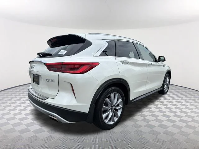 Used 2020 White INFINITI ESSENTIAL AWD image 5