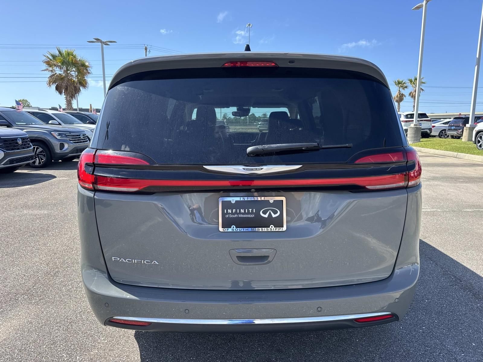 2023 Chrysler Pacifica Touring L - Photo 6