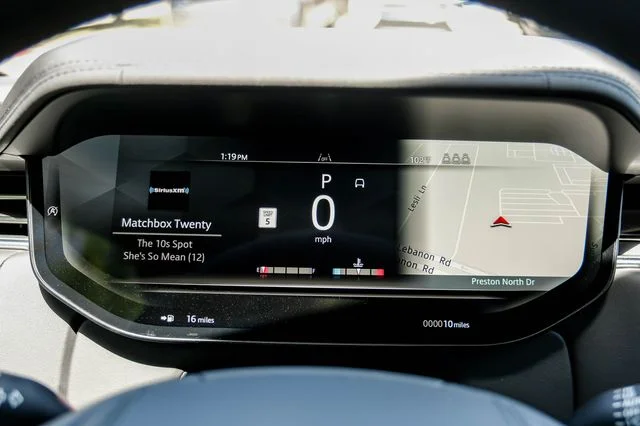 New 2026  Land Rover SE image 24