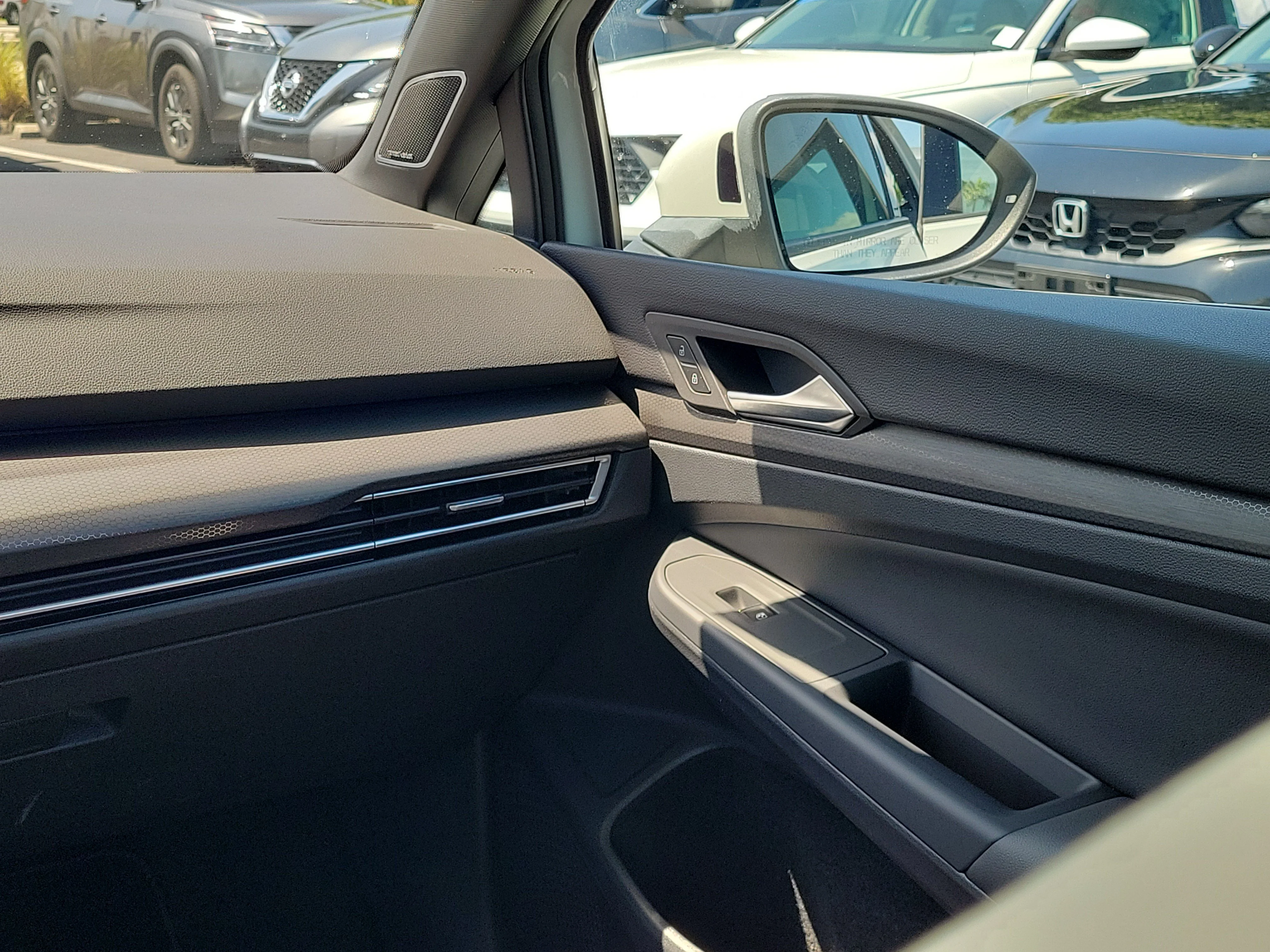 Used 2023 White Volkswagen Autobahn image 4