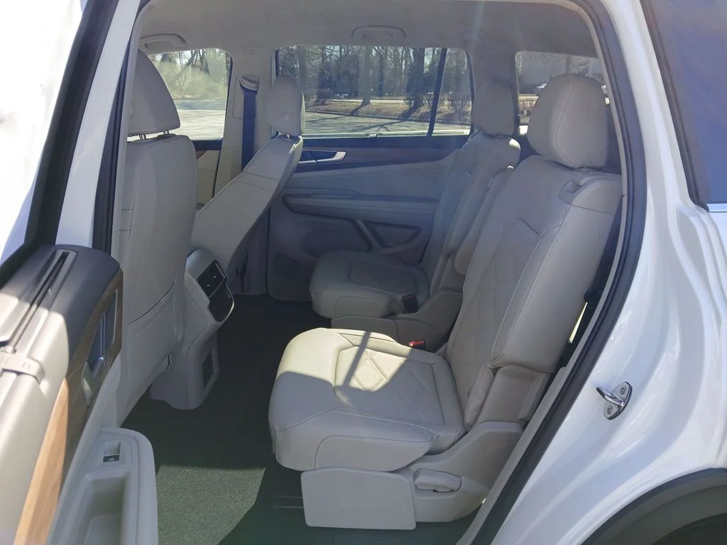 New 2026 White Volkswagen SE w/Technology image 23