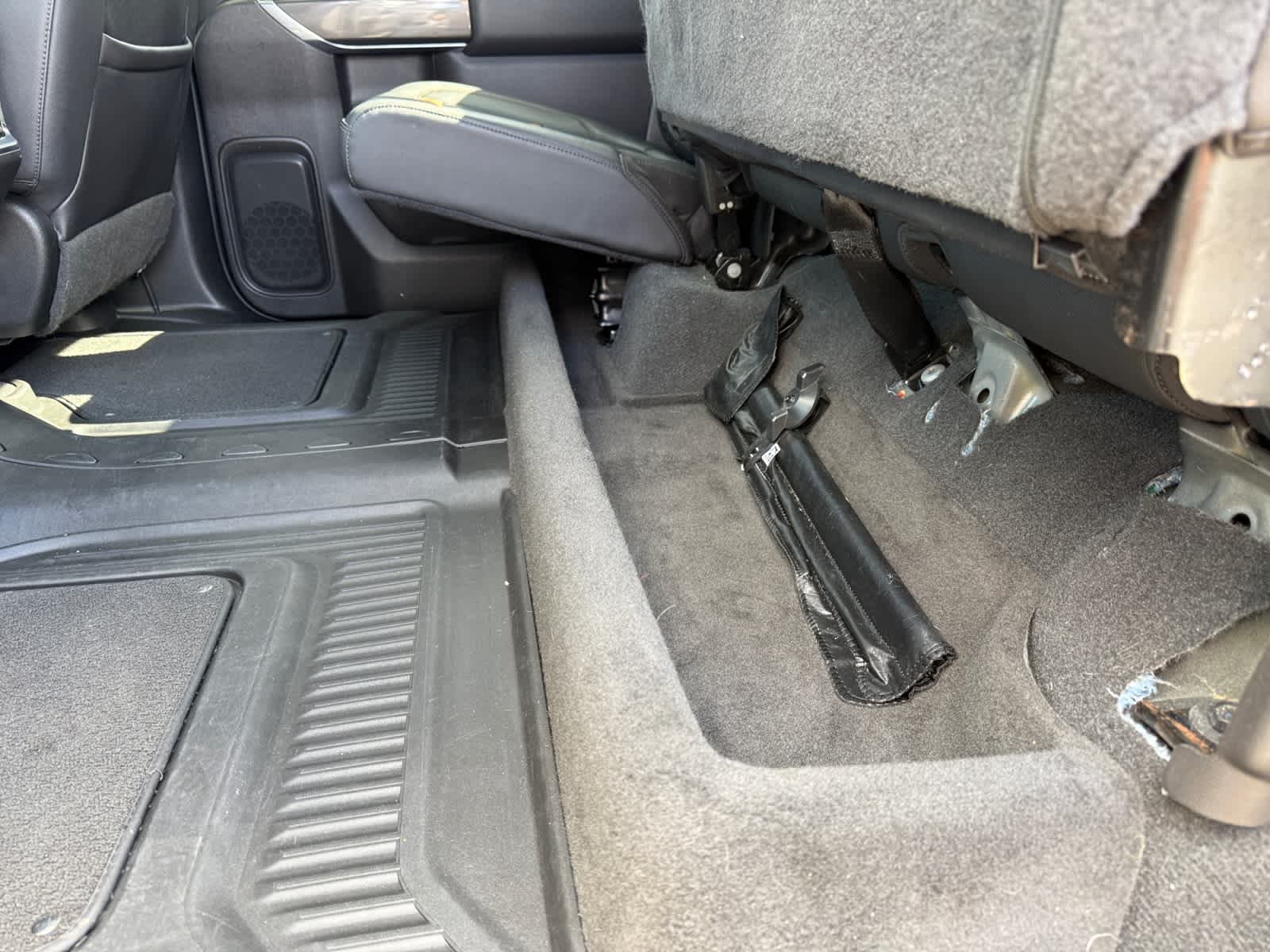 Used 2022 Onyx Black GMC AT4 image 28