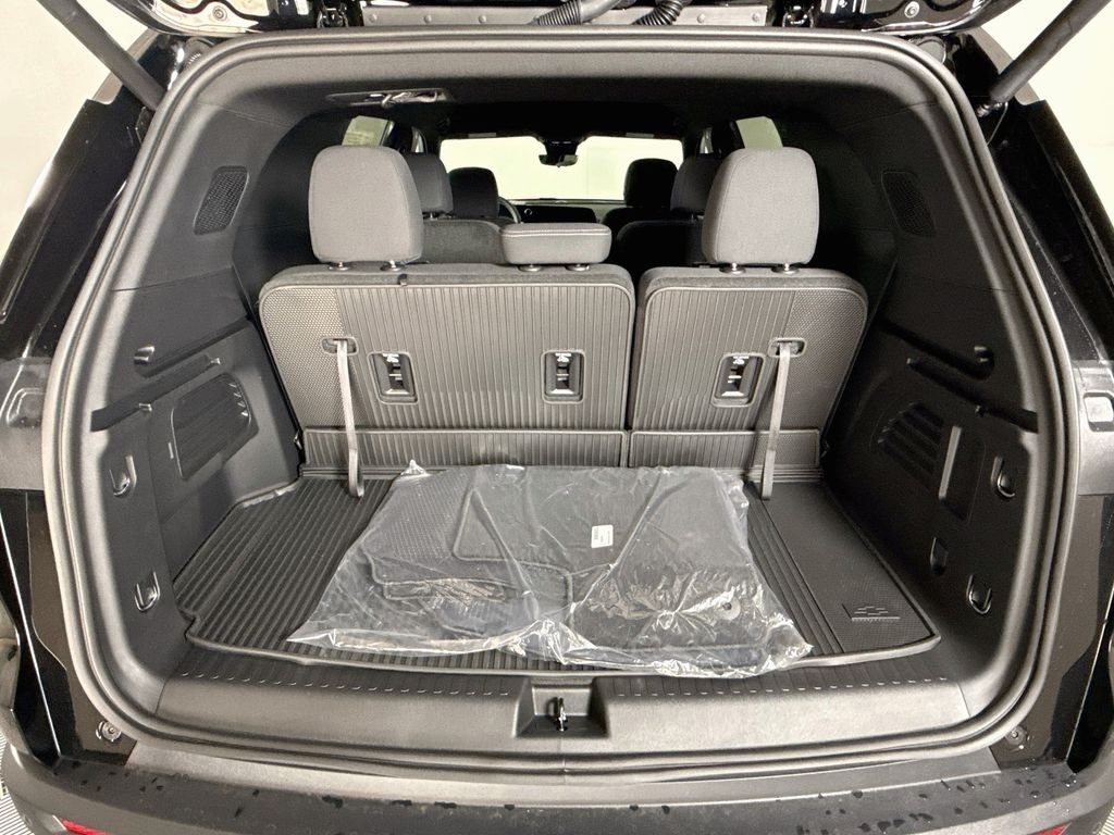 New 2026 Mosaic Black Metallic Chevrolet LT image 25