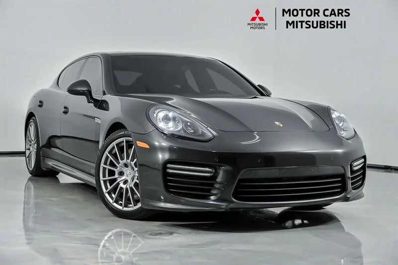 2015 Porsche Panamera GTS's photo