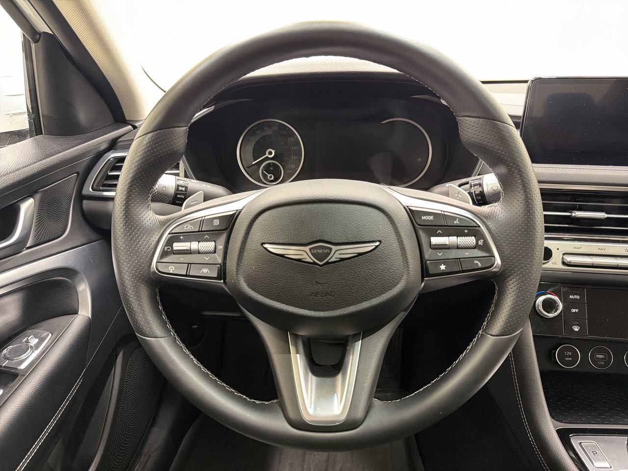 2025 GENESIS G70 Standard - Photo 15