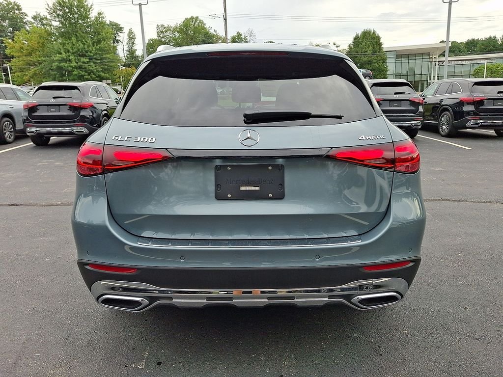 2027 Mercedes-Benz GLC 300 AWD 4MATIC® photo 5
