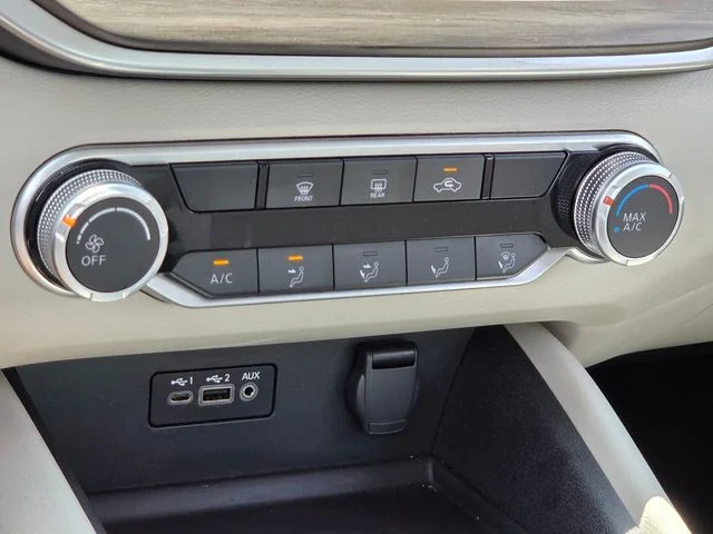 2025 Nissan Altima SV - Photo 24