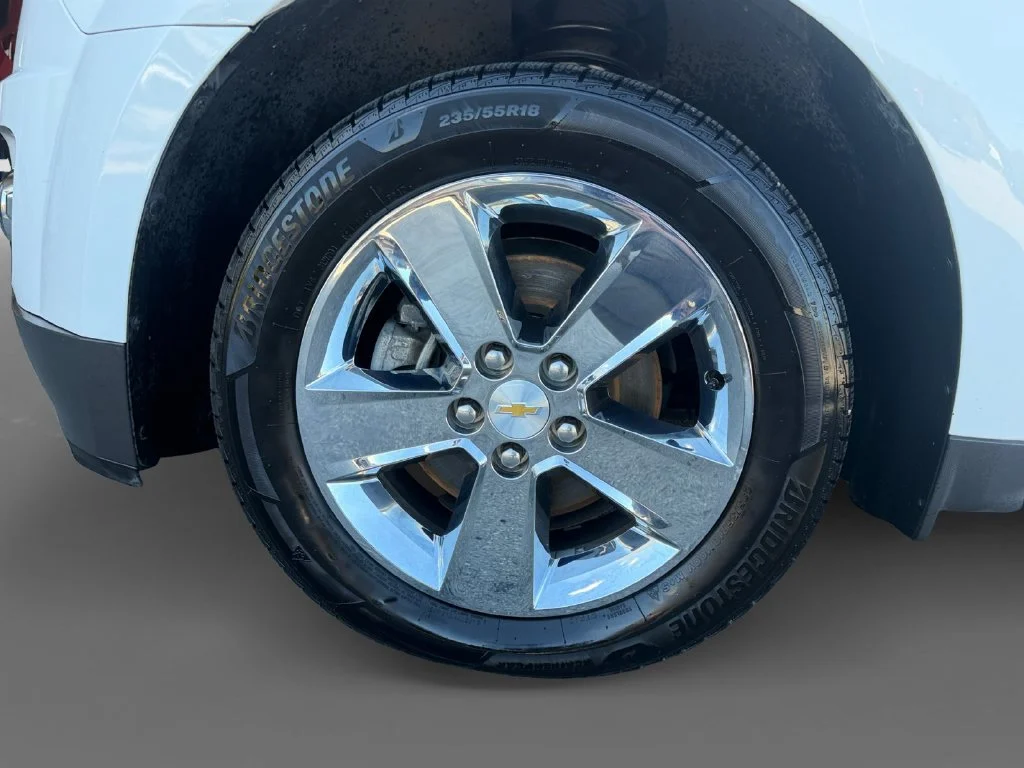 Used 2015 SUMMIT WHITE Chevrolet LT image 16