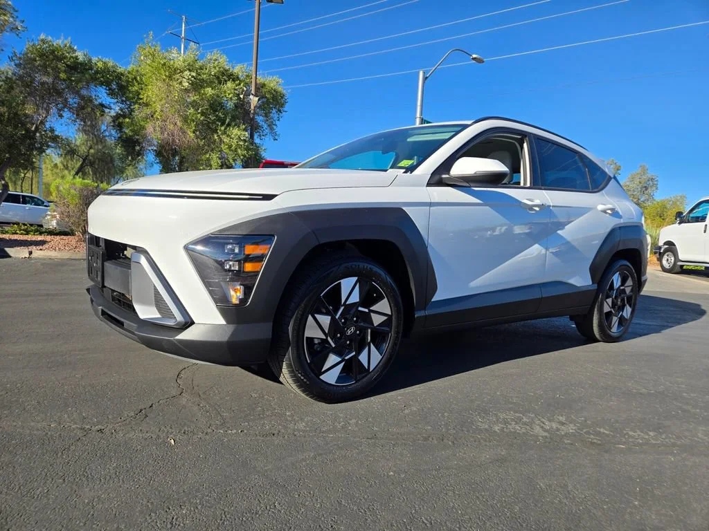 Used 2024 Atlas White Hyundai SEL image 2