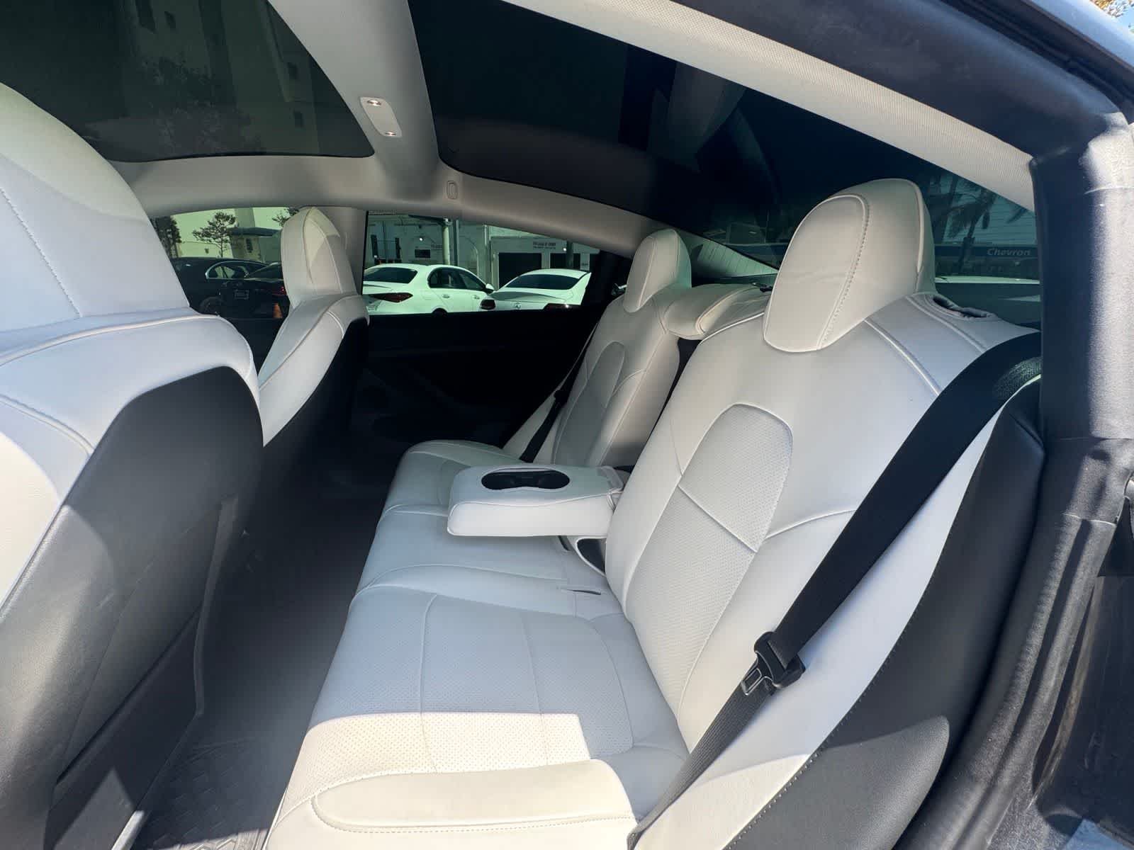 Used 2022 Solid Black Tesla Long Range image 7