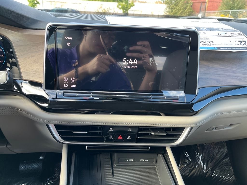 2026 Volkswagen Atlas SE w/Tech - Photo 12