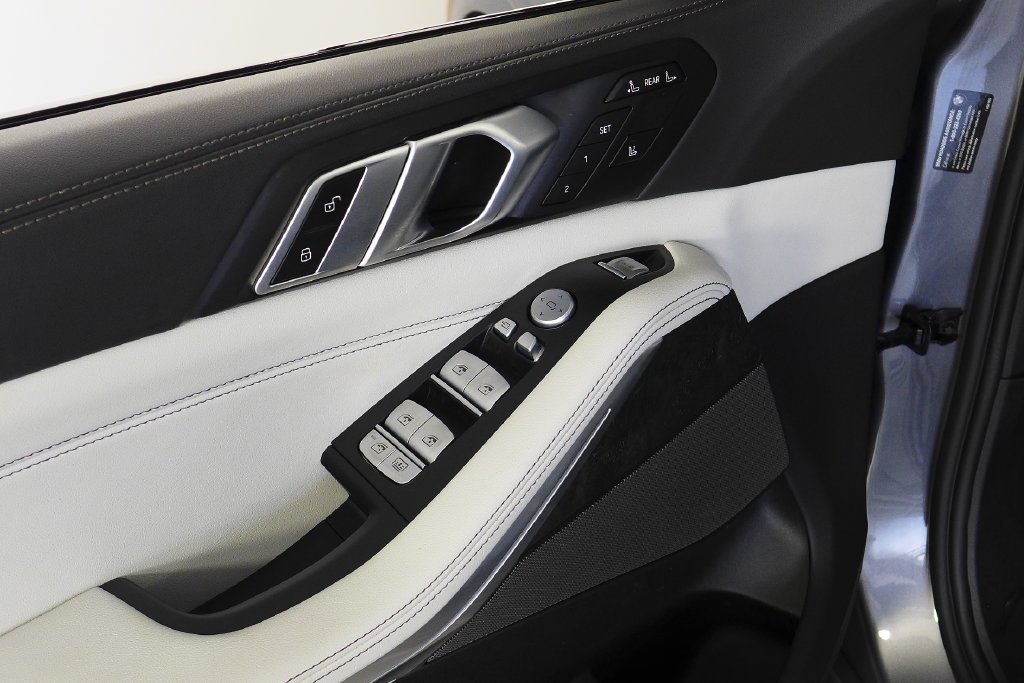 Used 2023 Skyscraper Gray Metallic BMW xDrive40i image 12