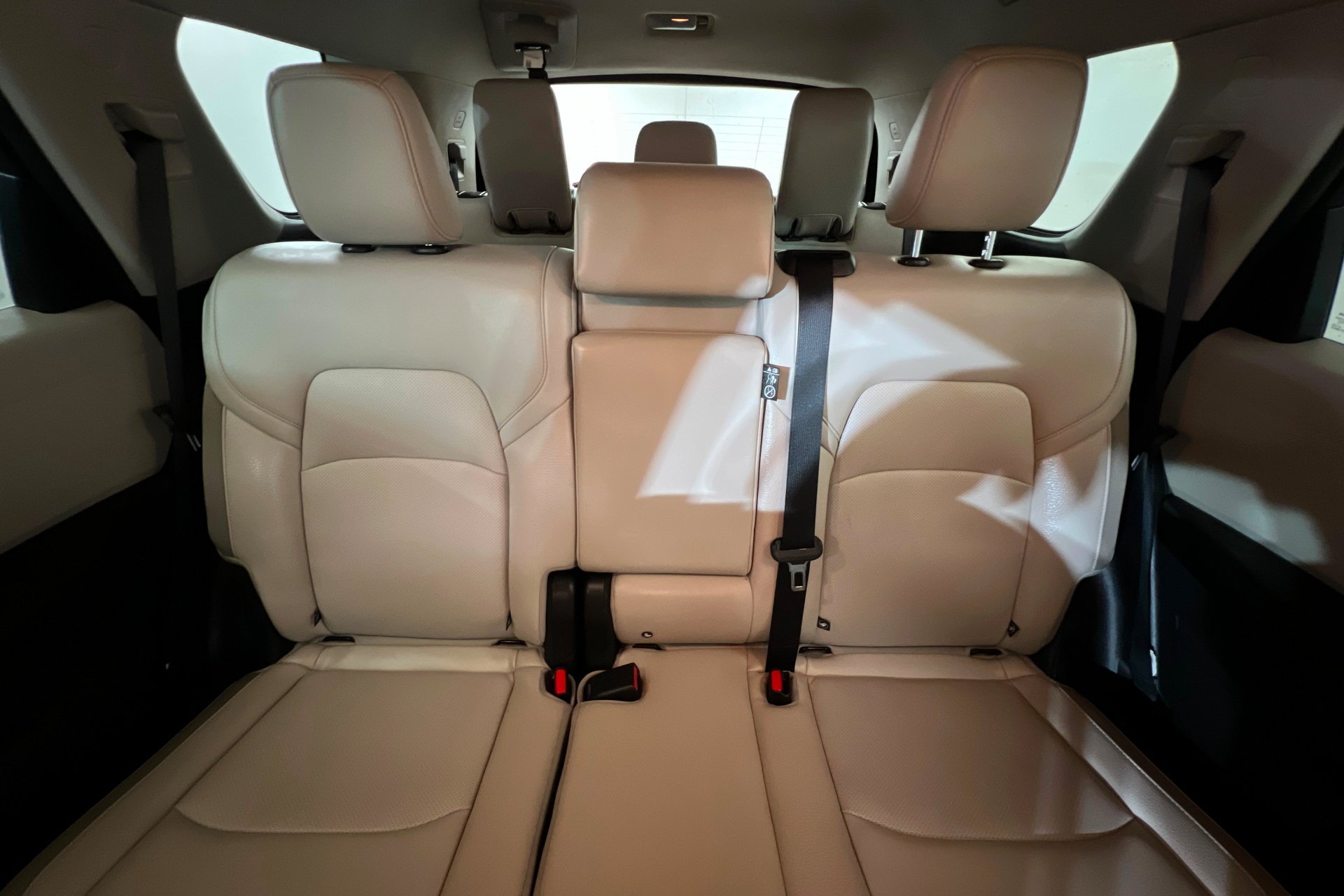 Used 2026 Everest White Pearl Tricoat Nissan SL image 27