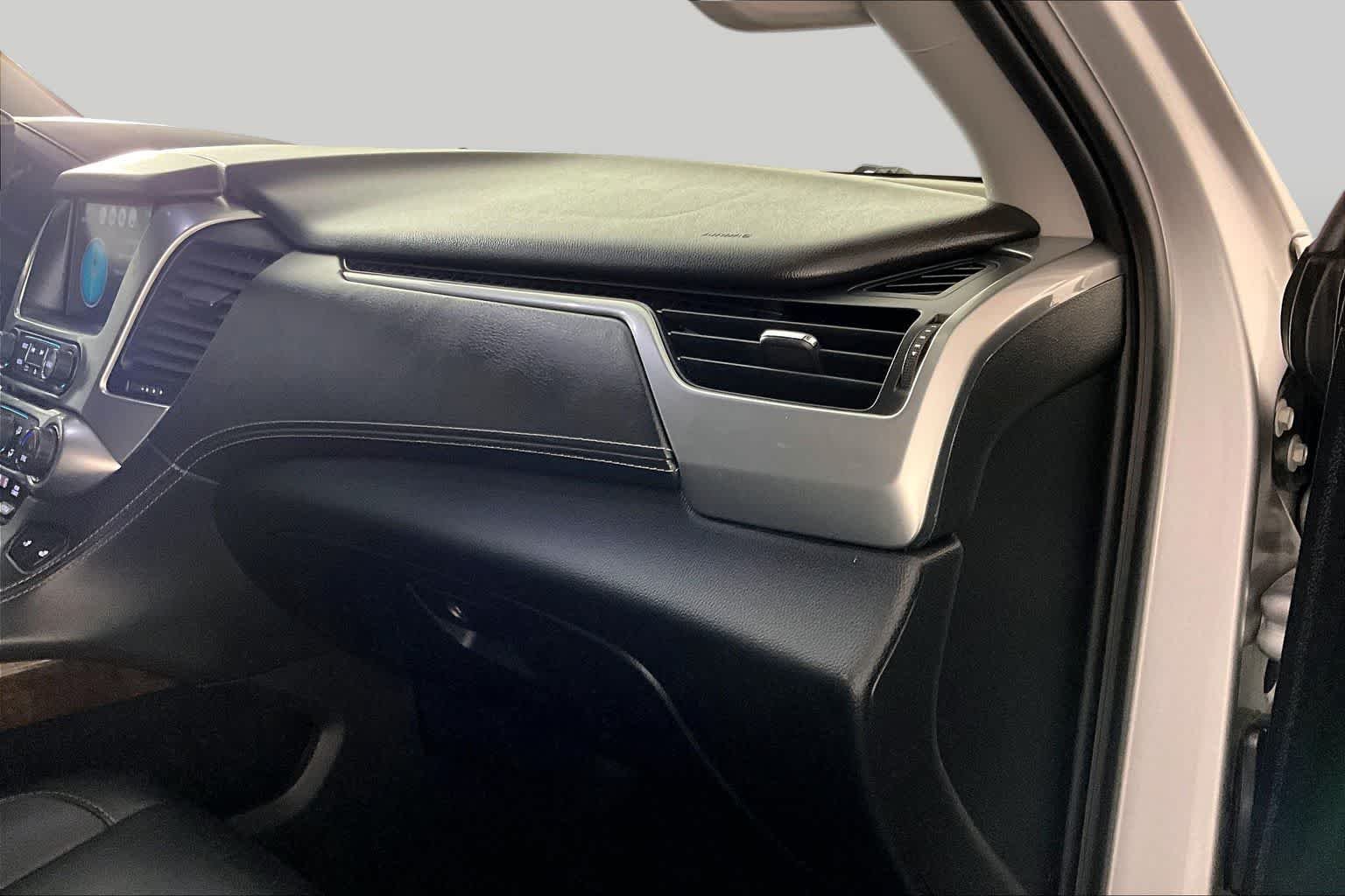 Used 2017 SILVER ICE METALLIC Chevrolet LT image 18