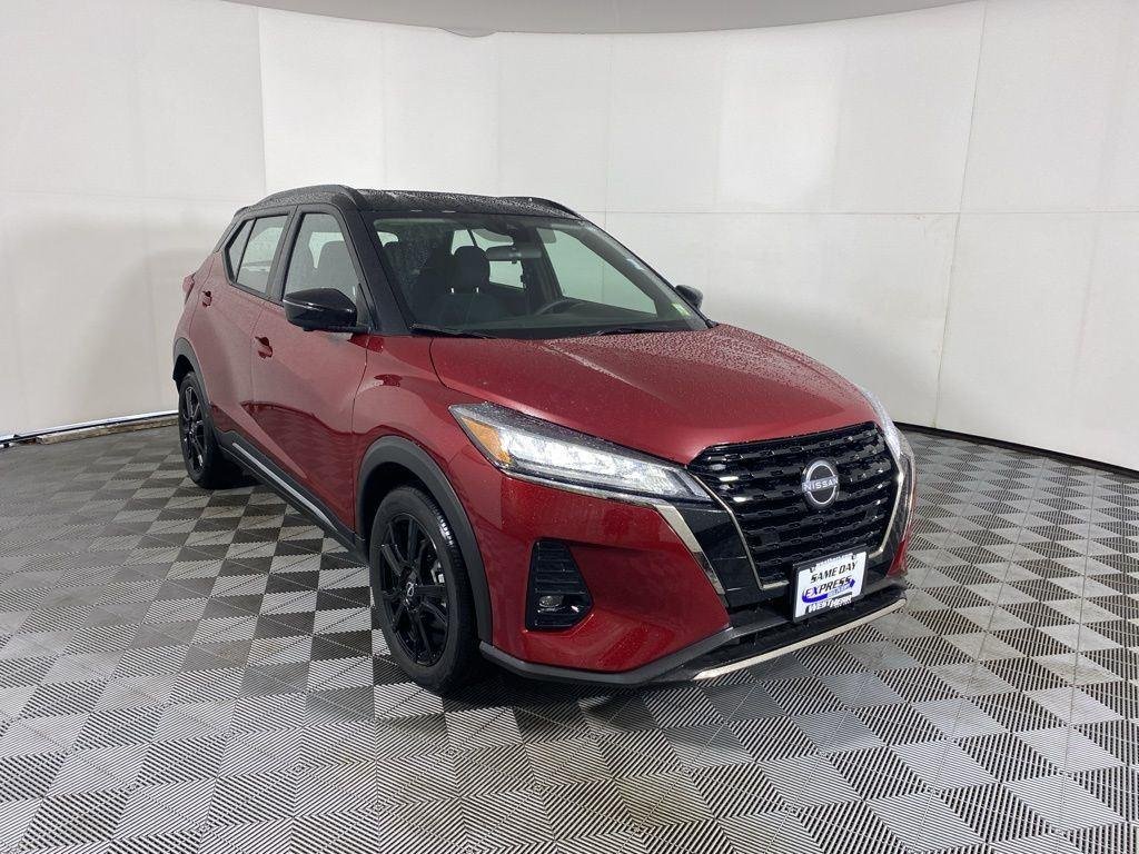 Used 2024 Super Black Nissan SR image 9