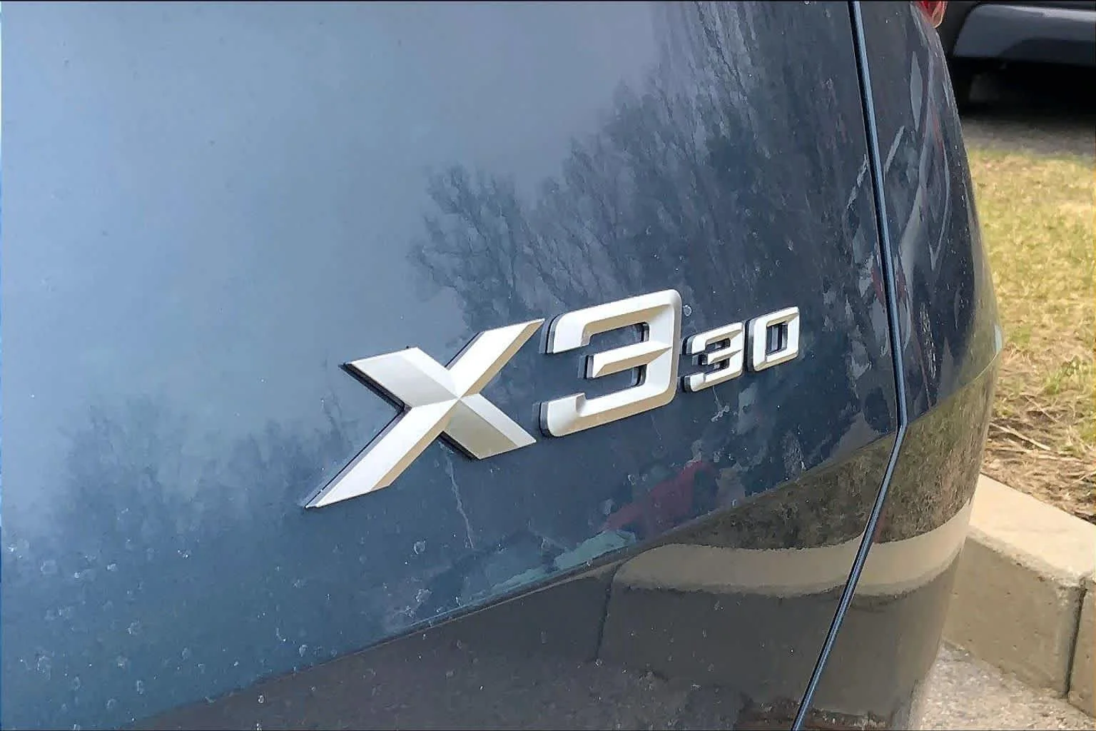 New 2026 Arctic Race Blue metallic BMW 30 xDrive image 15