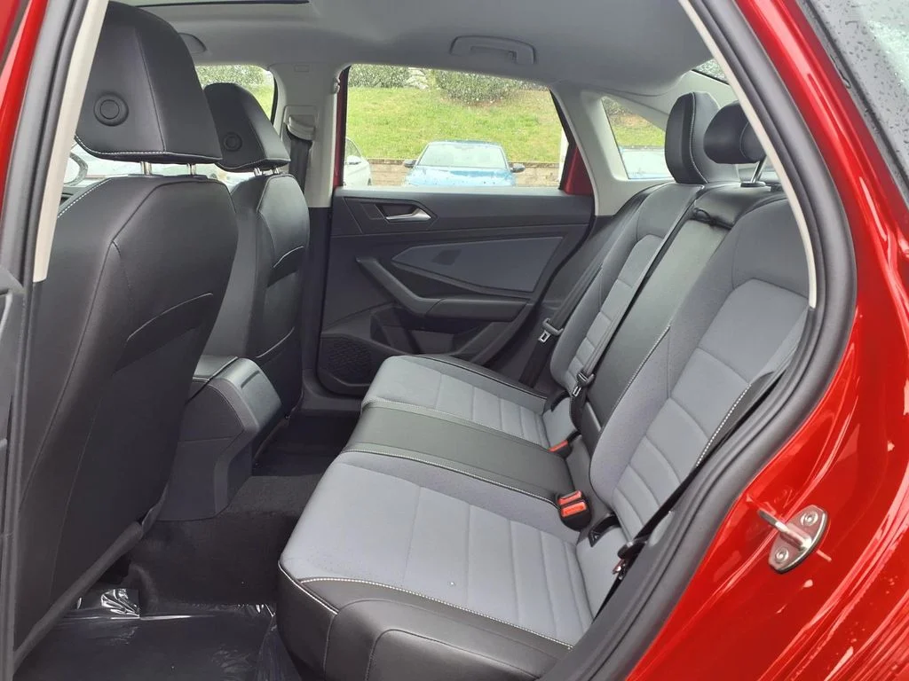 New 2026 Kings Red Metallic Volkswagen 1.5T SE image 18