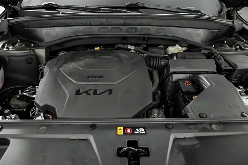 Used 2022 Dark Moss Kia S image 11