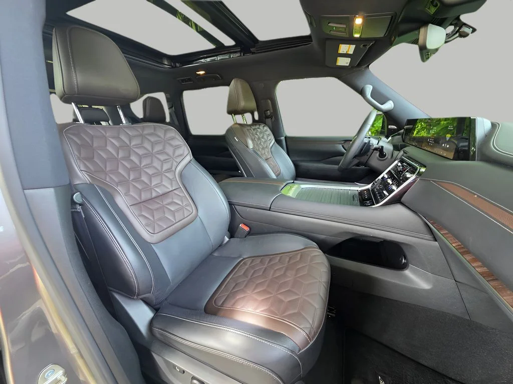 Used 2025 Gun Metallic Super Black Nissan Platinum Reserve image 16