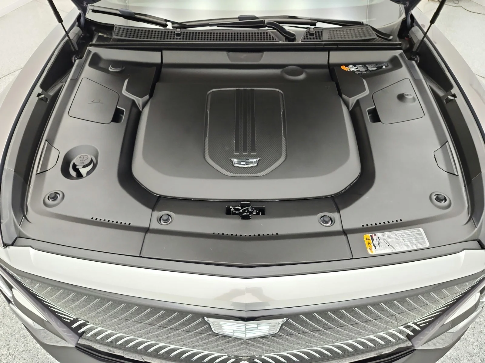 Used 2025 Celestial Metallic Cadillac 4dr Luxury w/1SC image 17