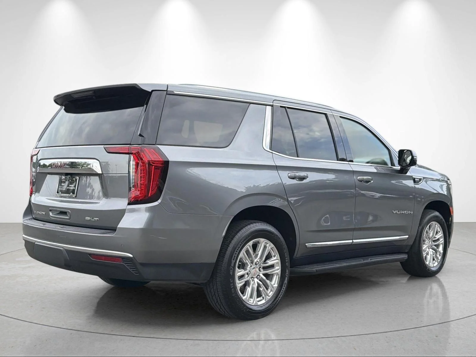 Used 2021 Satin Steel Metallic GMC SLT image 5