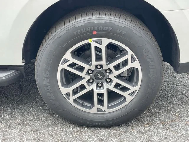 New 2026 Star White Metallic Tri-Coat Ford Active image 24