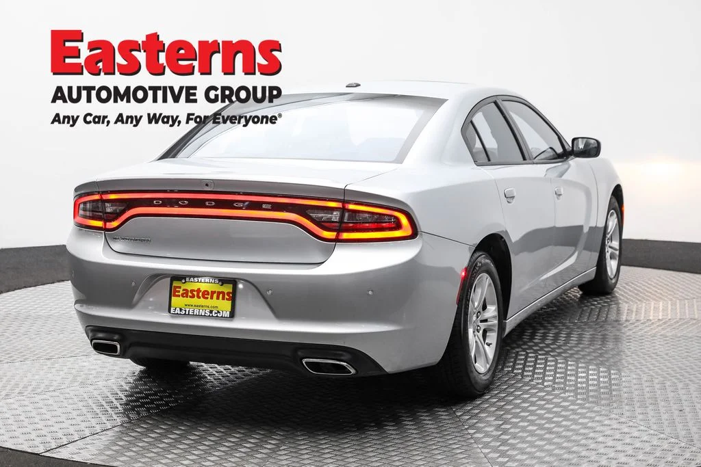 Used 2022 Silver Dodge SXT image 5