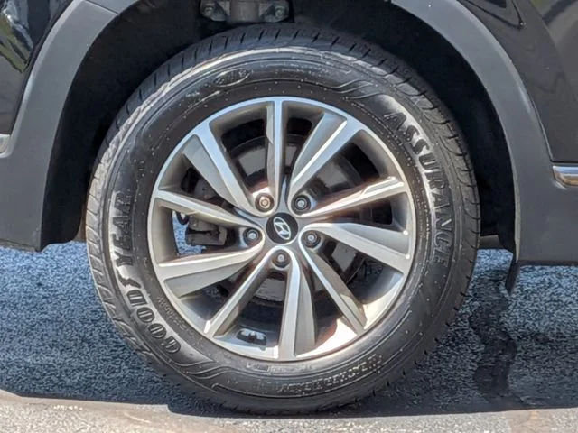 Used 2019 Black Hyundai SEL Plus image 9