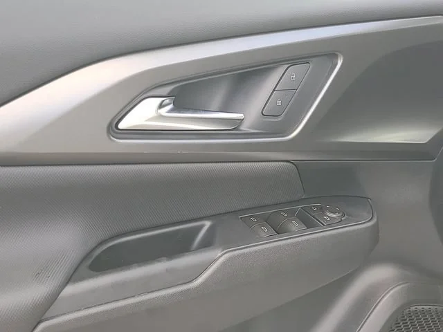 New 2026 Summit White Chevrolet LT image 20