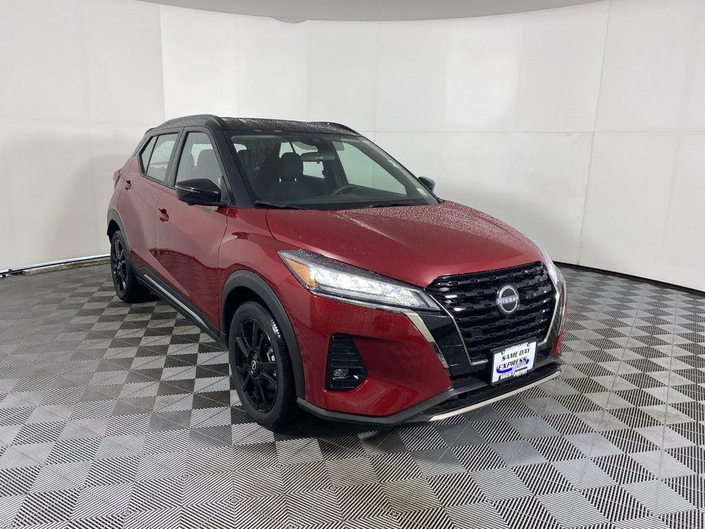 Used 2024 Super Black Nissan SR image 9