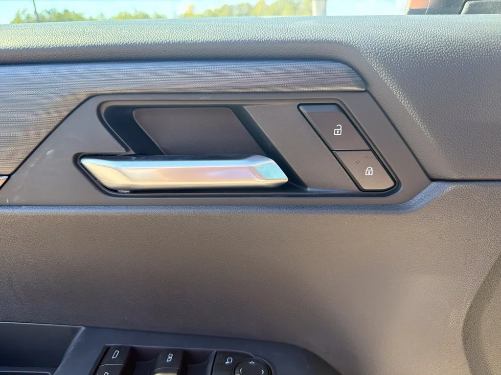 New 2027 Sterling Metallic GMC AT4 image 17