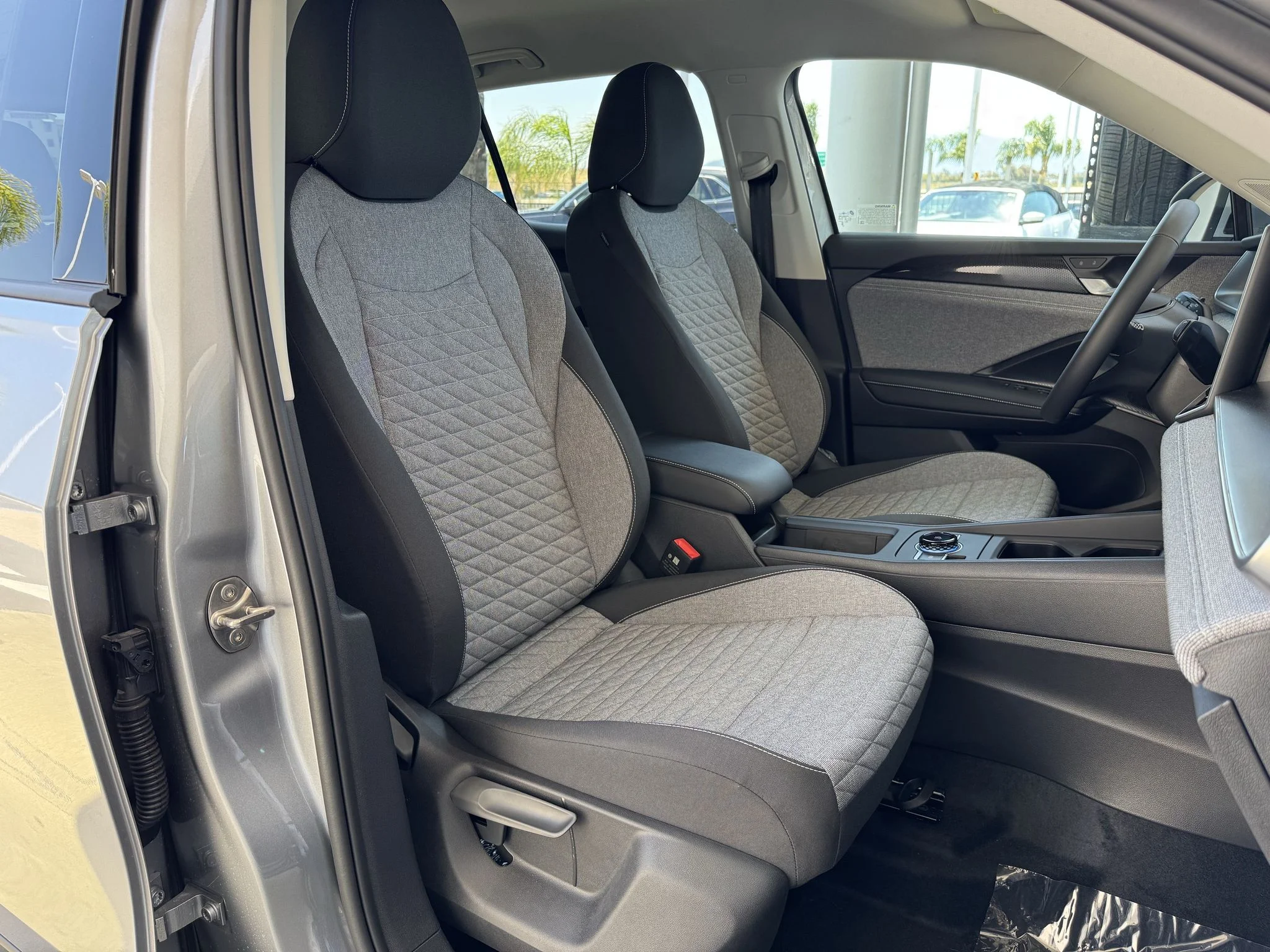 New 2026 Pyrite Silver Metallic Volkswagen S image 32