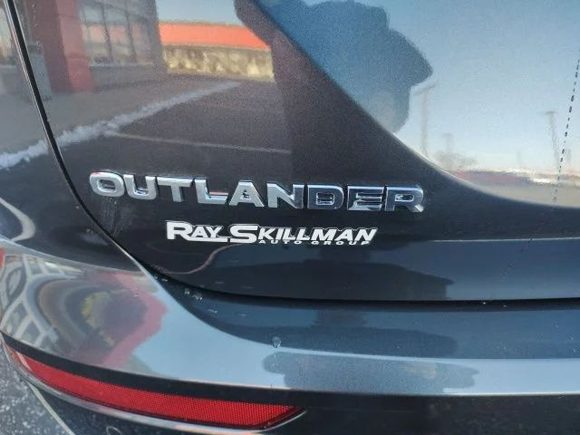 2026 Mitsubishi Outlander SE - Photo 38