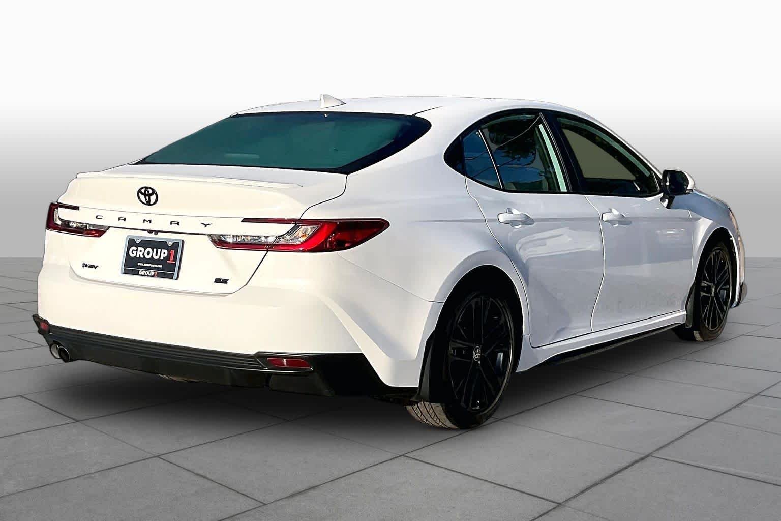 Used 2026 Ice Cap Toyota SE image 12