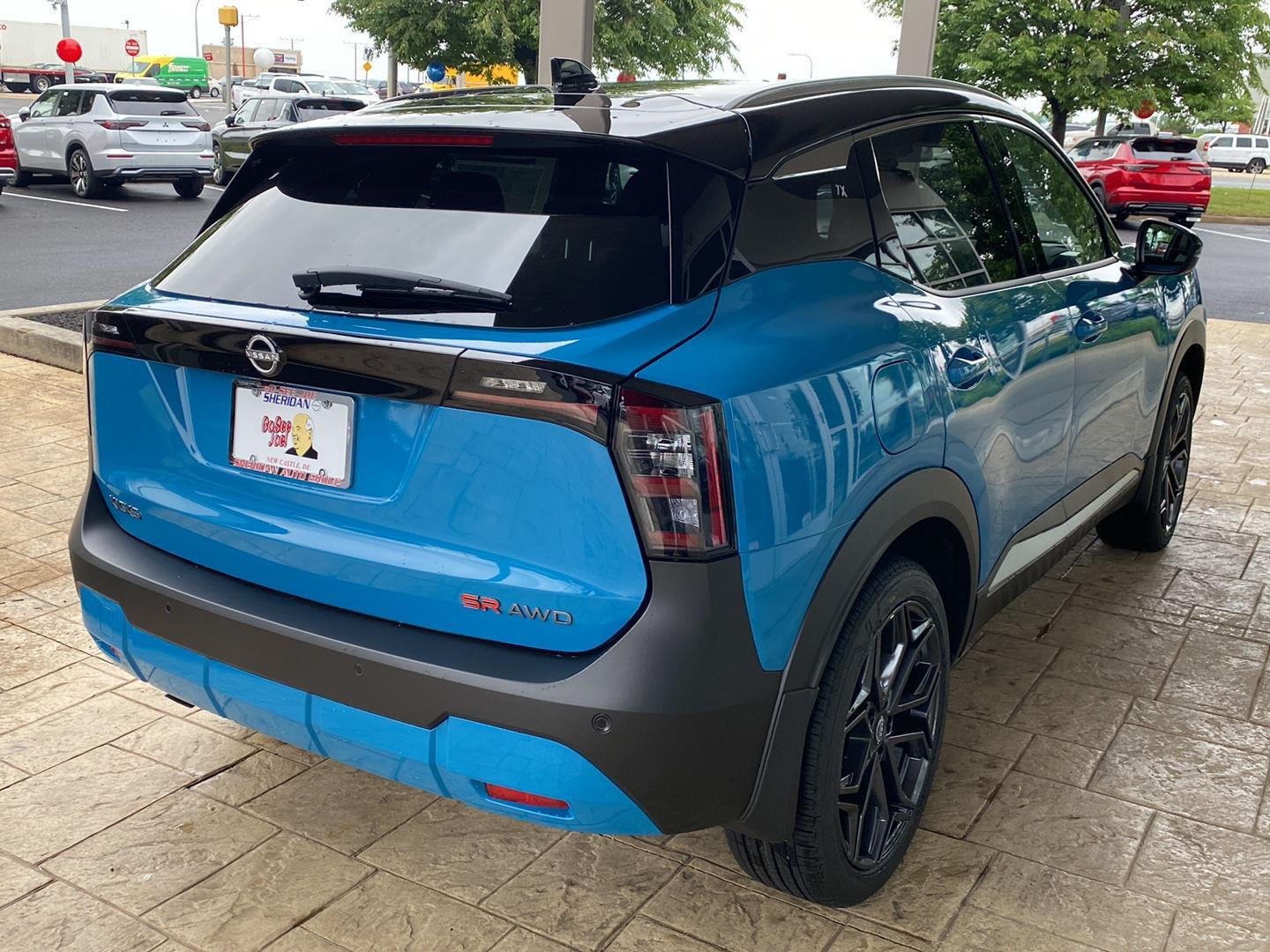 New 2026 Arctic Ice Blue Metallic / Super Black Two-tone Nissan SR image 7